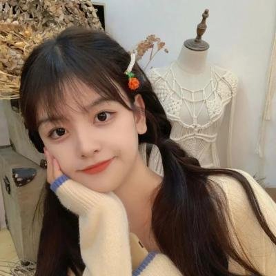 追梦的黎族女娃娃